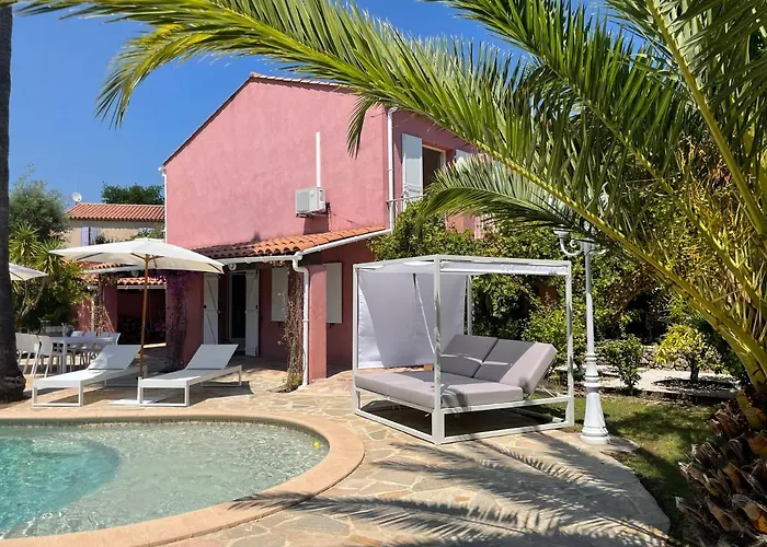 Fantastic Pool 900m To The Beach; With Extravagant Big Garden Villa