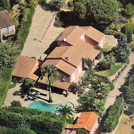 Fantastic Pool 900m To The Beach; With Extravagant Big Garden *
