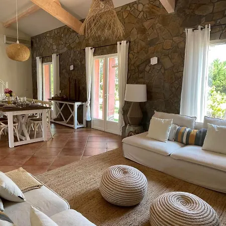 Fantastic Pool 900m To The Beach; With Extravagant Big Garden