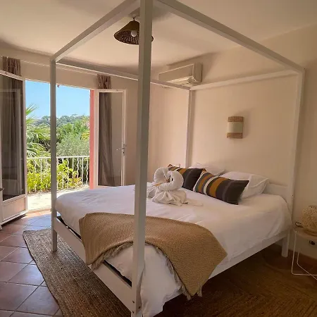 Fantastic Pool 900m To The Beach; With Extravagant Big Garden *