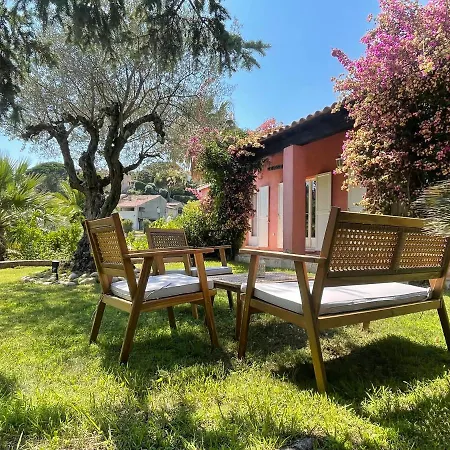 Fantastic Pool 900m To The Beach; With Extravagant Big Garden Villa Sainte-Maxime