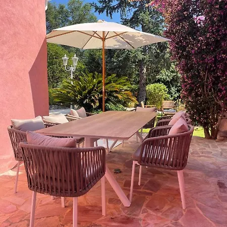 Fantastic Pool 900m To The Beach; With Extravagant Big Garden Villa