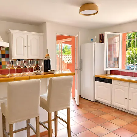 Fantastic Pool 900m To The Beach; With Extravagant Big Garden