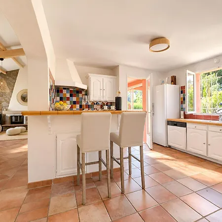 Fantastic Pool 900m To The Beach; With Extravagant Big Garden Villa *