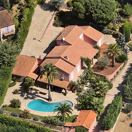 Fantastic Pool 900m To The Beach; With Extravagant Big Garden *