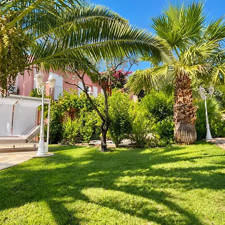 Villa Fantastic Pool 900m To The Beach; With Extravagant Big Garden