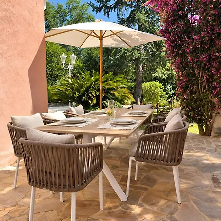 Fantastic Pool 900m To The Beach; With Extravagant Big Garden Villa Sainte-Maxime