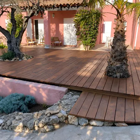 Fantastic Pool 900m To The Beach; With Extravagant Big Garden