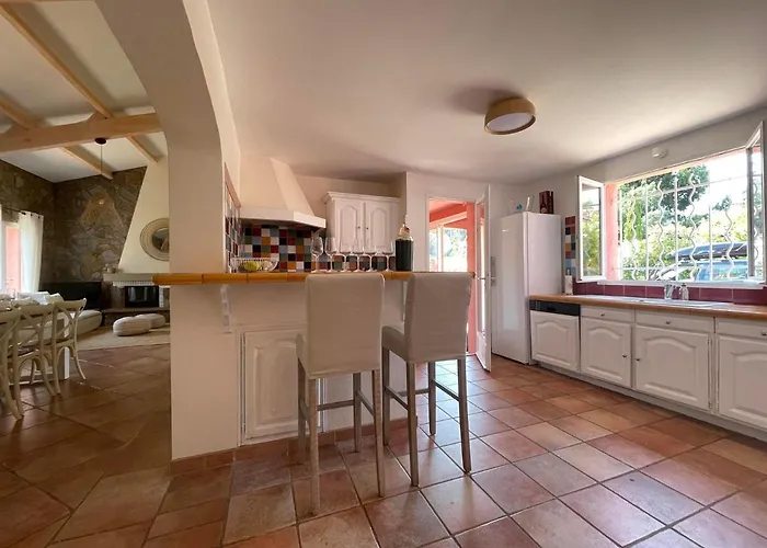 Fantastic Pool 900m To The Beach; With Extravagant Big Garden Villa