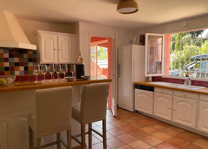 Fantastic Pool 900m To The Beach; With Extravagant Big Garden Sainte-Maxime