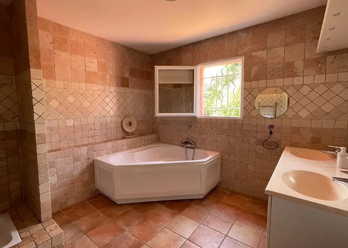 Fantastic Pool 900m To The Beach; With Extravagant Big Garden Villa *